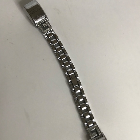 6 Fitbit Watch Bands PERFECT CONDITION - Picture 10 of 11